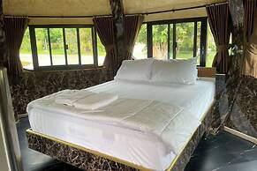 Honey Queen Resort