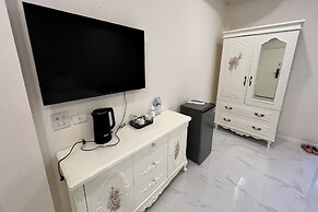 Honey Queen Resort