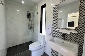 Honey Queen Resort