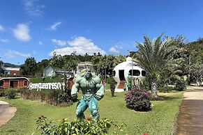 Honey Queen Resort