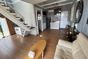 Honey Queen Resort
