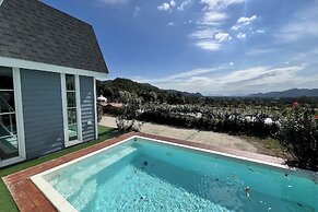 Honey Queen Resort