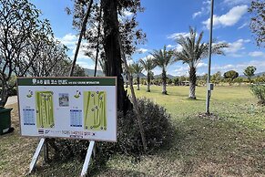 Honey Queen Resort