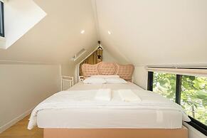 Honey Queen Resort