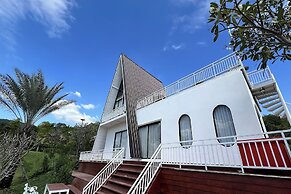 Honey Queen Resort