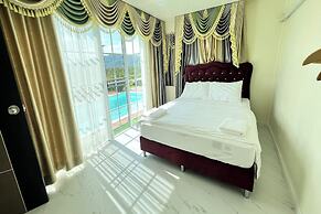 Honey Queen Resort