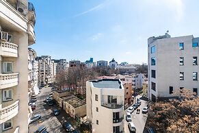 New Unirii Apartments by Olala Homes
