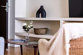 New Unirii Apartments by Olala Homes