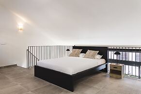 Valencia Apartments by Olala Homes