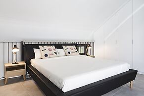 Valencia Apartments by Olala Homes