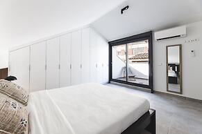 Valencia Apartments by Olala Homes
