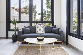 Valencia Apartments by Olala Homes