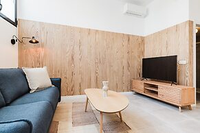 Valencia Apartments by Olala Homes