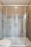 Valencia Apartments by Olala Homes