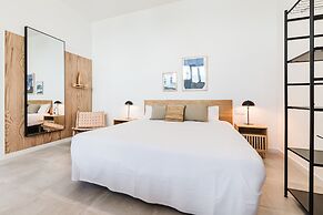 Valencia Apartments by Olala Homes