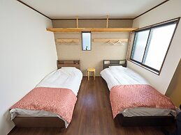 Yadoya Asakusa Kokeshian