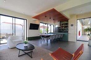 w Engaging 2BR w Impressive Deco in San Isidro