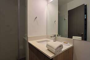 w Engaging 2BR w Impressive Deco in San Isidro