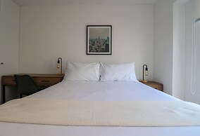 w Engaging 2BR w Impressive Deco in San Isidro