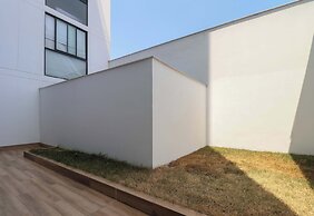 w Engaging 2BR w Impressive Deco in San Isidro