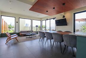w Engaging 2BR w Impressive Deco in San Isidro