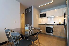 w Engaging 2BR w Impressive Deco in San Isidro