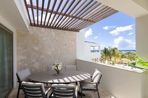 The Reef Superior Penthouse With Ocean View