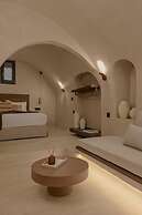 Akri Santorini with heated Jacuzzi