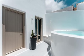Akri Santorini with heated Jacuzzi