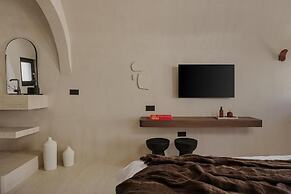 Akri Santorini with heated Jacuzzi
