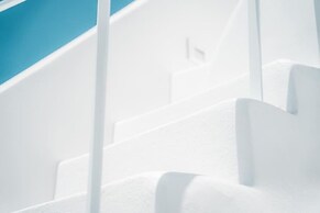 Akri Santorini with heated Jacuzzi