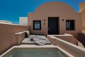Akri Santorini with heated Jacuzzi
