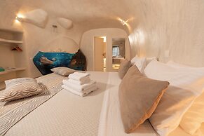 Rody Caves Oia