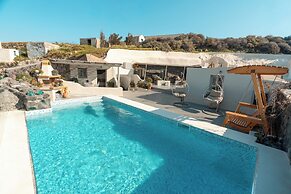 Rody Caves Oia