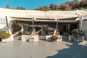 Rody Caves Oia