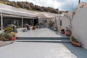 Rody Caves Oia