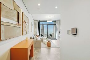 Serene Canal View 1BR Peninsula One