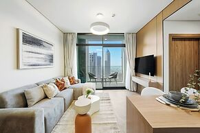 Serene Canal View 1BR Peninsula One