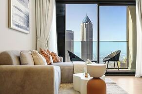 Serene Canal View 1BR Peninsula One