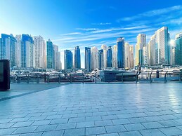 Marina Vida Luxury 1BR Balcony & Prime Location