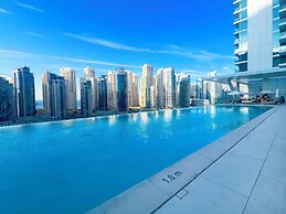 Marina Vida Luxury 1BR Balcony & Prime Location