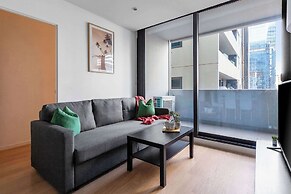 Central 2BR Apt by Melbourne Central, City Views