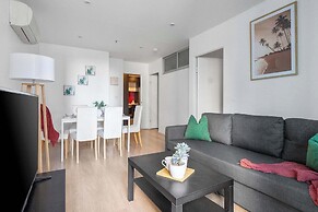 Central 2BR Apt by Melbourne Central, City Views