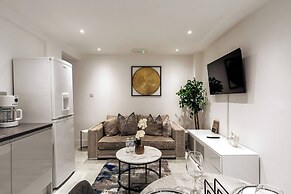 2 Bed Stylish Central Rochester Apartment Sleeps 4 Netflix Work Space