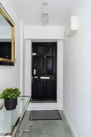 2 Bed Stylish Central Rochester Apartment Sleeps 4 Netflix Work Space