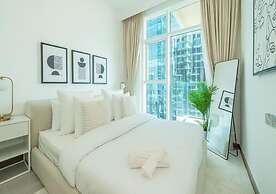 Elegant High Floor 2BR Urban Oasis