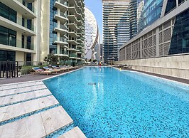 Elegant High Floor 2BR Urban Oasis