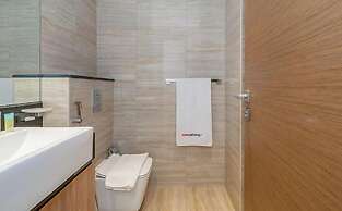 Elegant High Floor 2BR Urban Oasis