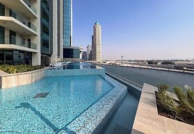 Elegant High Floor 2BR Urban Oasis