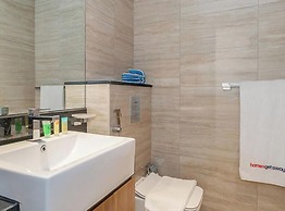 Elegant High Floor 2BR Urban Oasis